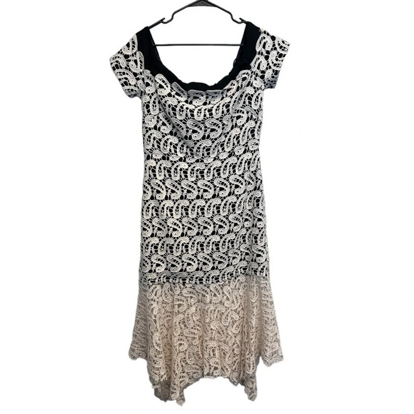 Nicole Miller White Crotchet Overlay Off-the-Shoulder Maxi Dress Size 12 NWT - Picture 5 of 11